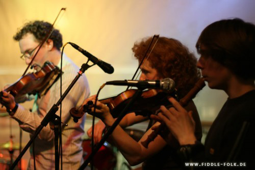 Zwei Fiddles und eine Flöte